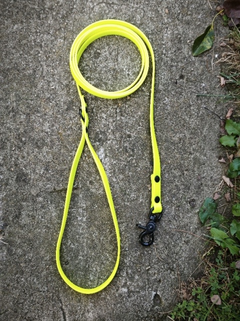 Smycz miejska HEXA, 2m | 13 mm | żółty neon z czarnymi okuciami